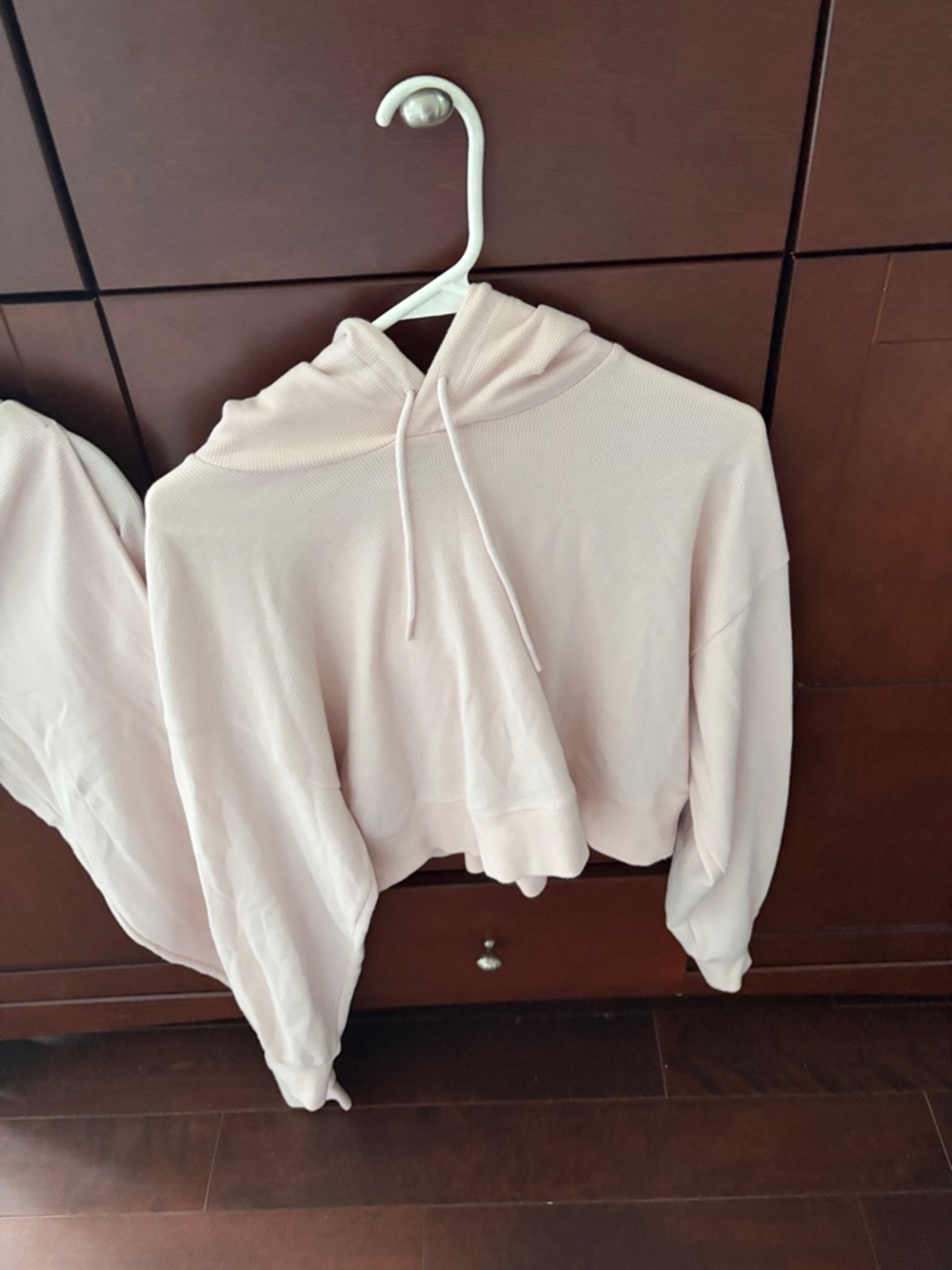 Aritzia Sunday Best Light Pink Cropped Hoodie with matching pant - Picture 2 of 8